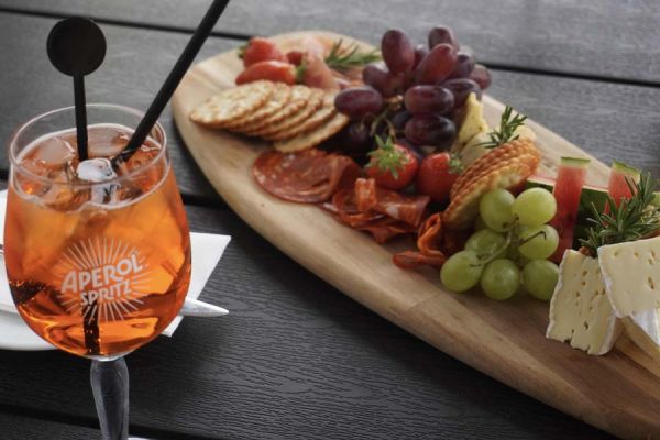 Spritzers and Sharing Platter Mayo