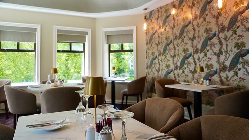 Newly-Refurbished-Frogs-Bar-and-Dining