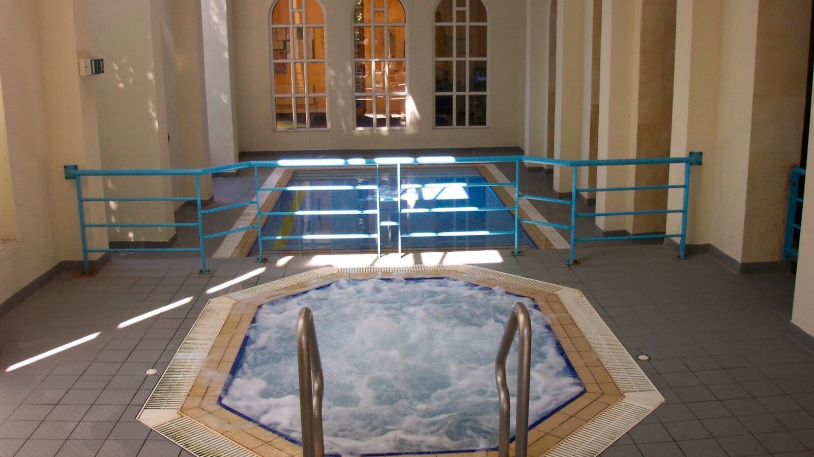 JACUZZI - banner 1
